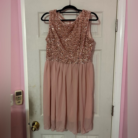 Large Pink Sequin Dress - Picture 1 of 2